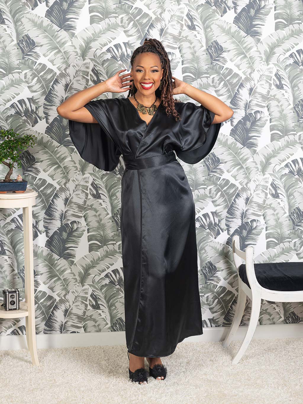 black-vintage-robe_5000x_41e6b4f8-c780-42f9-a832-13176f8dae8d