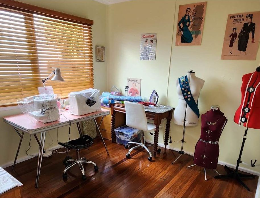 sewing_room_crop_596f1b6e-90dc-4e63-910f-b262fa6897c3